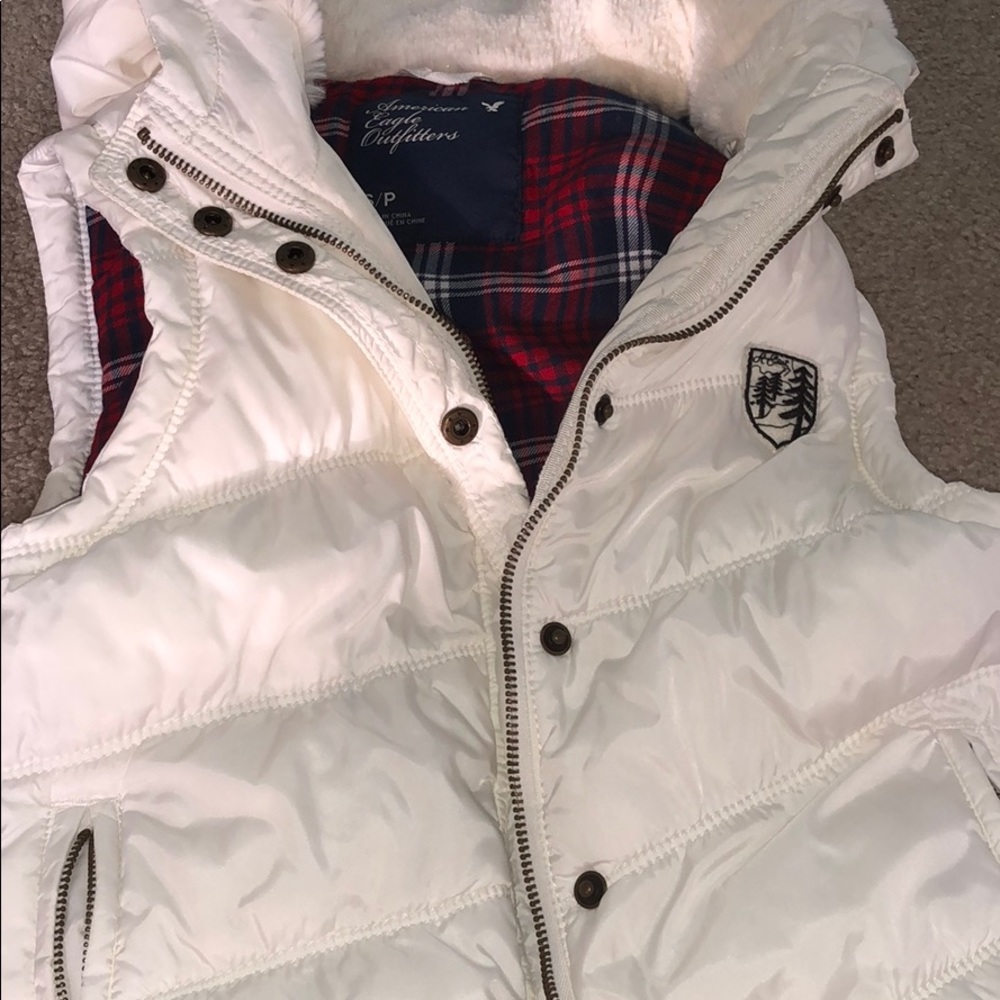 American eagle hooded vest.